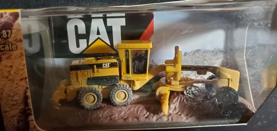 NIB Cat 163H Motor Road Grader Norscot Caterpillar 1:87 AT WORK. Our u789 - Image 2 of 4