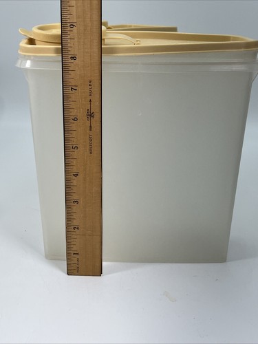 Lot 2 Vintage Tupperware Juice Container with Pour Spout Lid 8.5" 459 - Picture 4 of 7