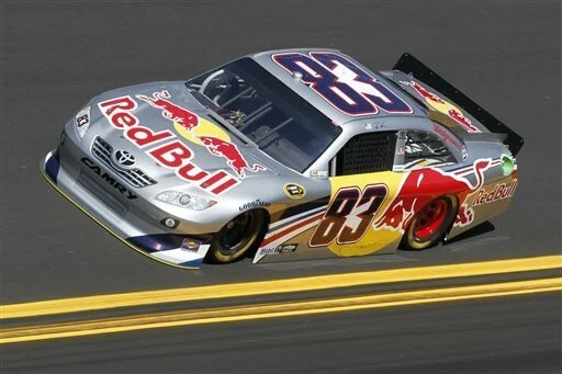 Calcomanía de riel con nombre de conductor cursivo Brian Vickers #83 Silver Car Red Bull Nascar  Foto 4 de 4