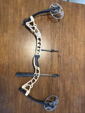 Bowtech Diamond Infinite Edge Pro Compound Bow With Brand New Strings