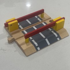 TRAIN TRACK CROSSING WITH BARRIERS Wooden Train Railroad COMPATIBLE BRIO THOMAS