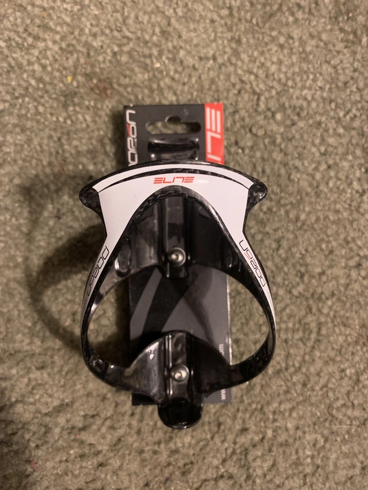 Jaula ligera para botellas de agua de fibra de carbono Elite Paron Foto 2 de 2