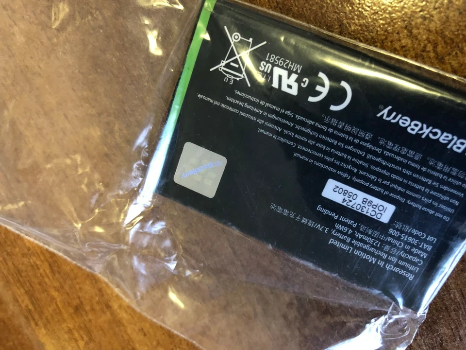 Baterías originales BlackBerry JM1 Bold Touch 9900 9910 9930 9850 9860 Foto 2 de 4