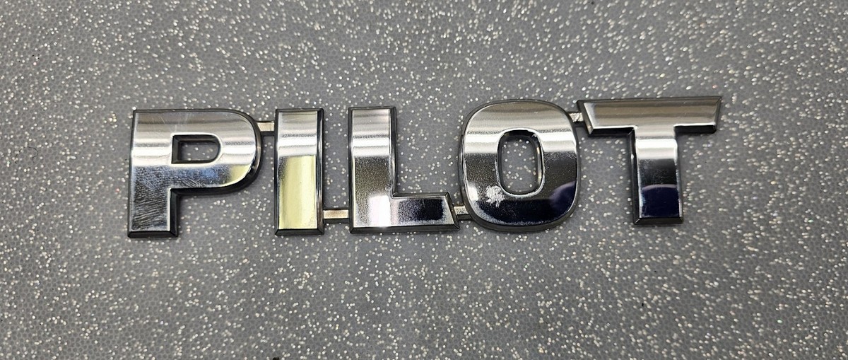🔥2003-2008 HONDA PILOT REAR LID CHROME CENTER EMBLEM LOGO