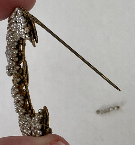 Signed Miriam Haskell Faux Seed Pearl Gold Tone Crescent Moon Brooch PLEASE READ - Picture 7 of 9