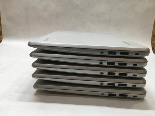 Toshiba CB30-B3122 Lot of 5 Broken Screens For Parts or Repair- FT - Picture 4 of 9