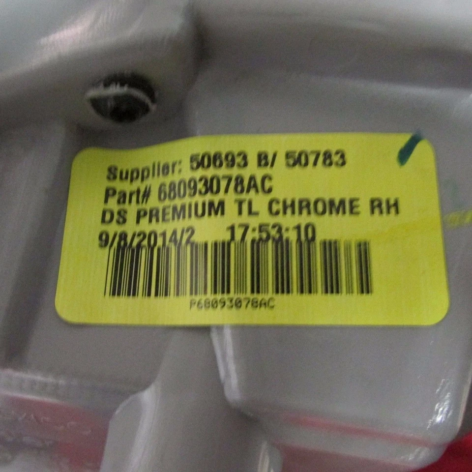 Luz Trasera Dodge RAM Conductor Y Pasajero Cromo Borde Luz Trasera NUEVA OEM MOPAR Foto 4 de 4