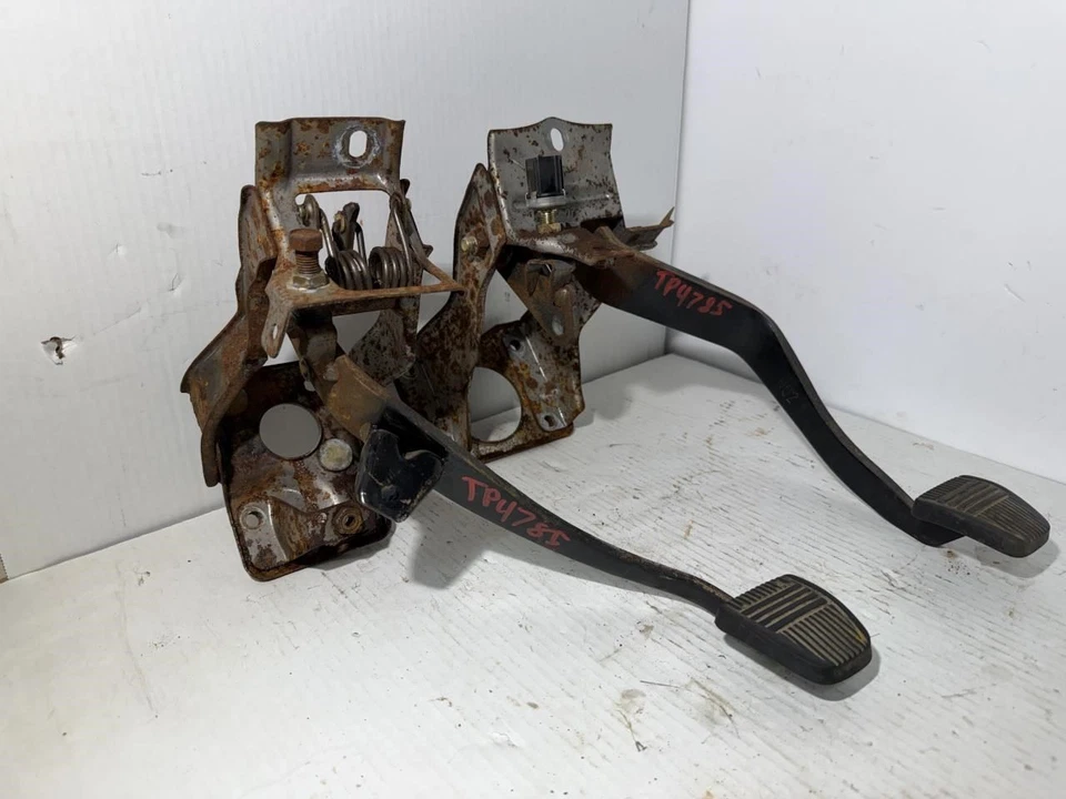 Soporte de montaje de embrague y pedal de freno Toyota T100 T-100 1996 97 k ¡VER FOTOS! Foto 2 de 4