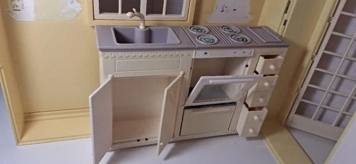 1998 Barbie Happy Family Grandma's Kitchen Folding Dollhouse Playset Mattel VTG