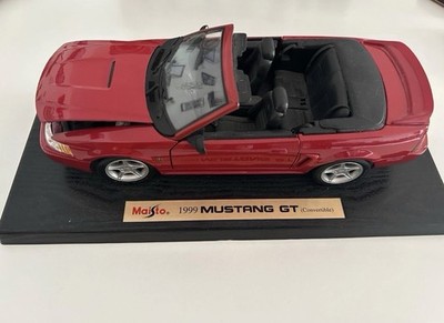 Ford Mustang GT Convertible Cabrio 1999 Maisto 1:18 Rot