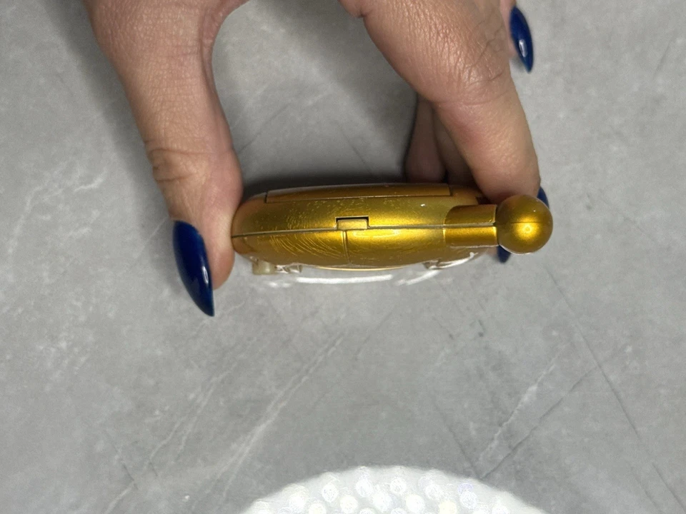 Limited Edition Gold Tamagotchi V4 2004 EXTREMELY RARE Only 3,333 Made - Image 3 of 4