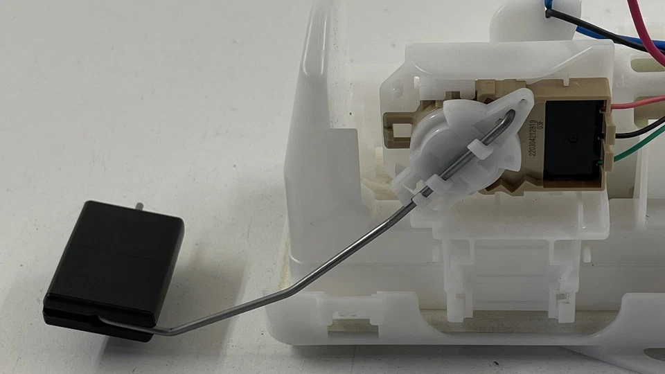 19-22 LEXUS ES300H БЕНЗОБАК ТОПЛИВНЫЙ НАСОС ОТПРАВКА БЛОК 77020-06740 OEM - Изображение 4 из 4