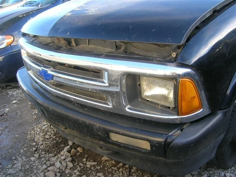 Used Transfer Case Assembly fits: 1996 Chevrolet Blazer s10/jimmy s15 floor shif - Image 3 of 4