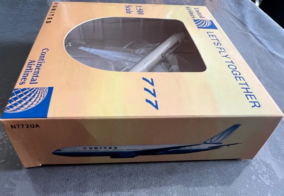 CONTINENTAL Airlines 1/500 - Boeing 777-200 N78008 - NEUF - Photo 4/4