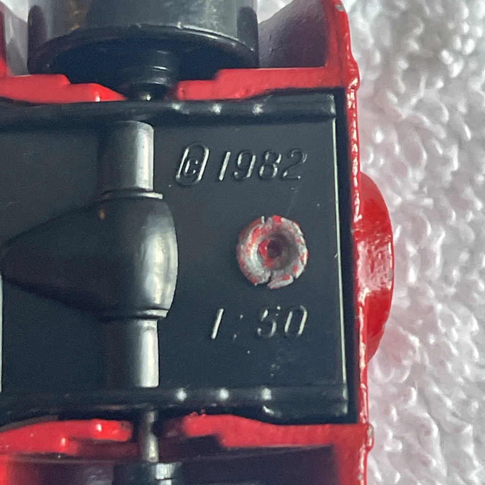 Vintage 1982 Matchbox Lesney SS 100 Jaguar Deep Red 1:50 VGC, Near Mint to MINT - Image 4 of 4