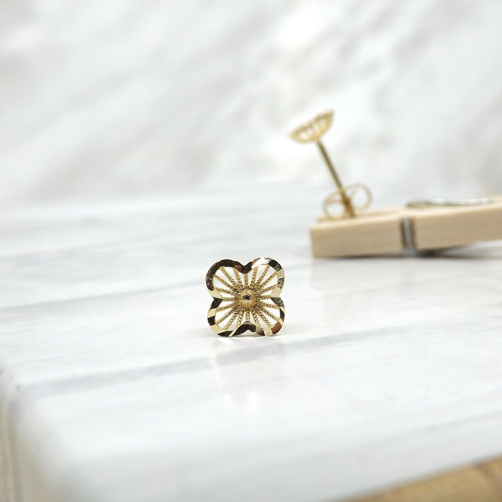 18k Solid Yellow Gold 6mm Clover Shape Stud Earrings, 3D Printed, Gift For Her
