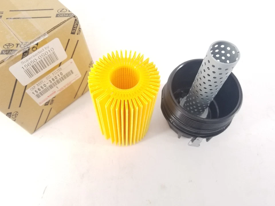 Conjunto de tapa de filtro de aceite genuino OEM Toyota 15650-0S010 Sequoia Tundra Land Cruiser Foto 2 de 4