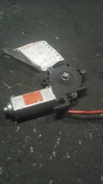 95 PATHFINDER RIGHT POWER WINDOW MOTOR REAR FROM MARCH 1995 - Image 2 of 3