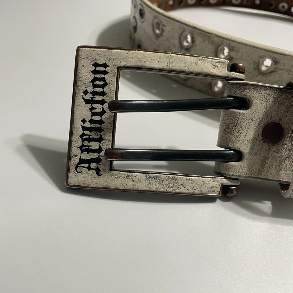 Affliction Unisex White Leather Two Straps Size Small 40x1.75 Grunge Y2K Studded - Image 2 of 4