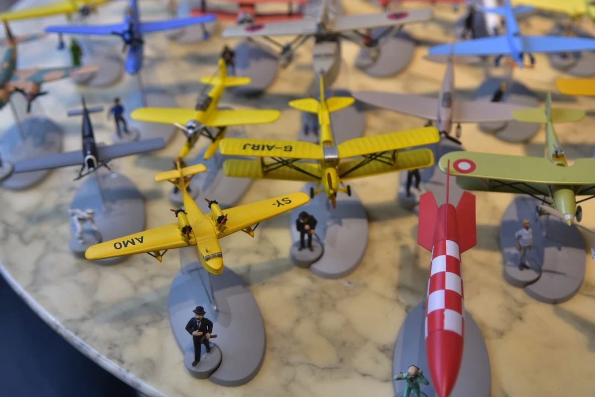 Collection figurines "En avion Tintin" 50 pièces complète