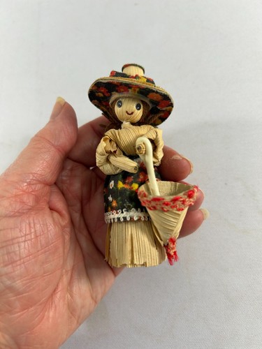 Vintage Lot 3 Corn Husk Straw Dolls Natural Primitive Hat Basket Muff Farmhouse - Picture 6 of 10
