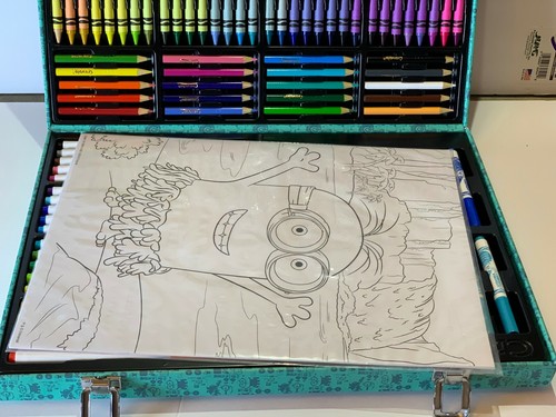 Estuche de Arte Crayola Minions Inspiration 140 piezas nunca usado - Imagen 3 de 5