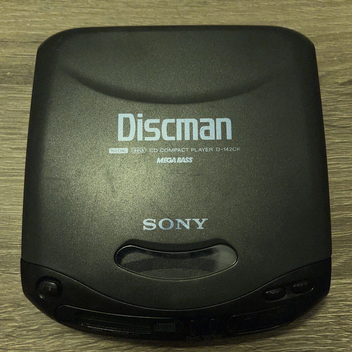 Vintage Sony Discman CD Player D-142CK Mega Bass Portable Vintage Sony Discman CD Player D-142CK Mega Bass Portable