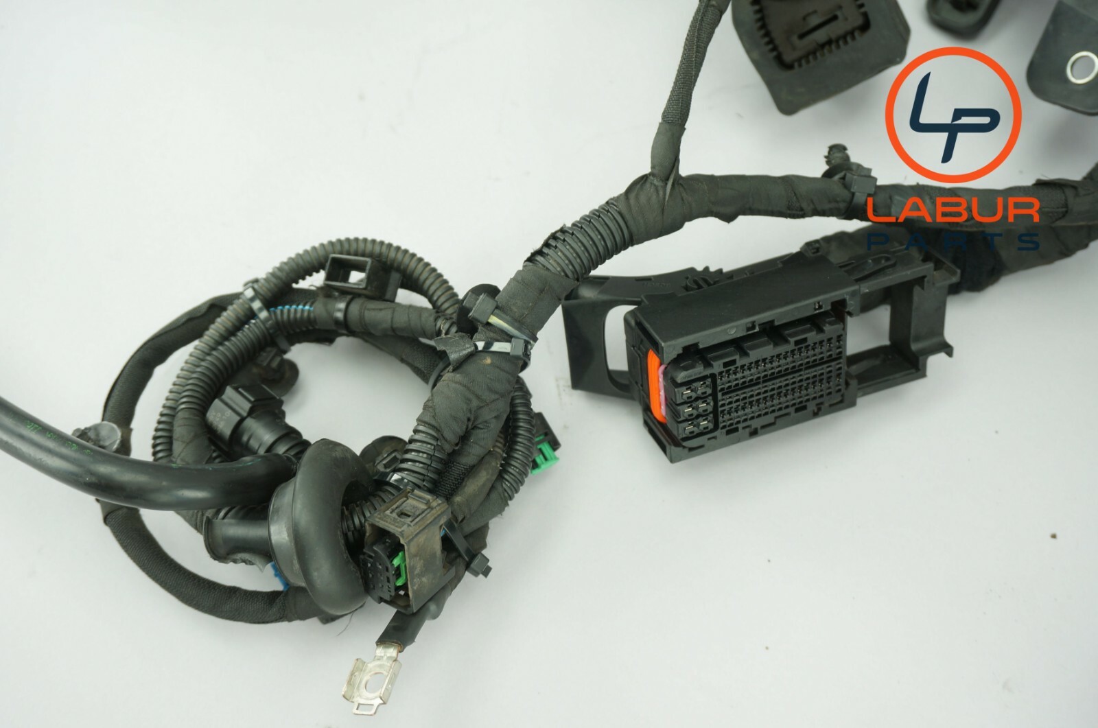M156 Maserati 14-17 Quattroporte Engine Bay Fuse Box Wiring Harness Z1950