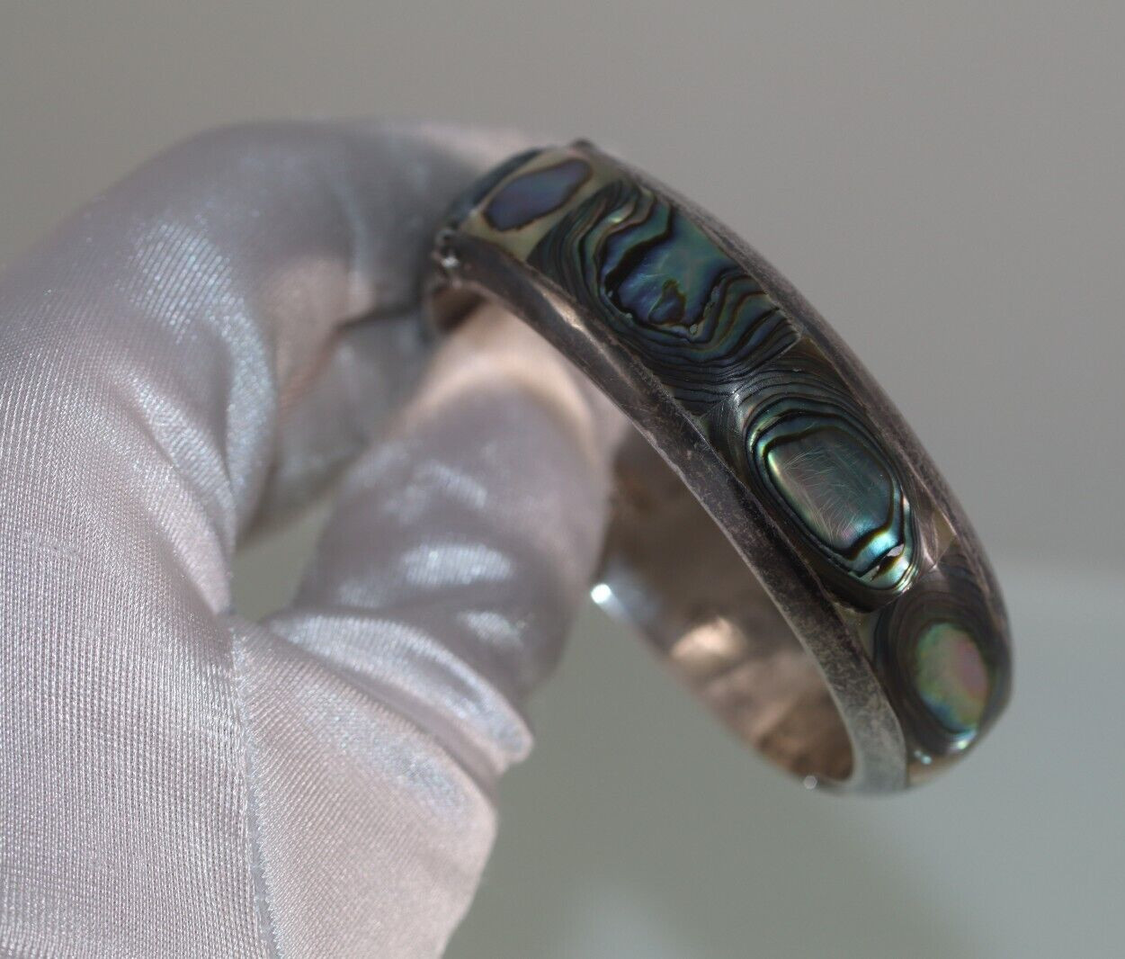 Vintage Abalone Shell Bangle Hinged Sterling Silv… - image 3