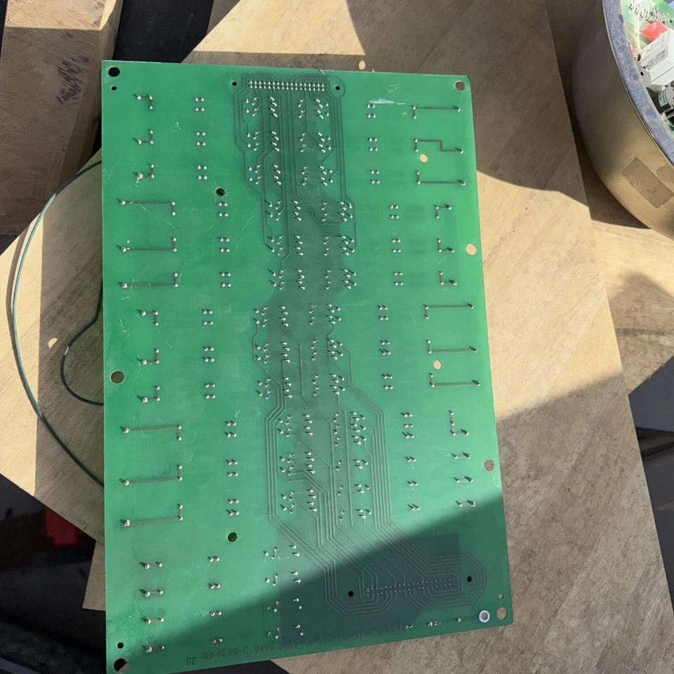 LIEBERT 02-810025-00 CIRCUIT BOARD REV 3 (B5) - Image 3 of 4