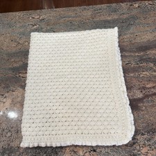 BEAUTIFUL NEW HANDMADE CROCHET BABY BLANKET/AFGHAN WHITE SCALLOPED BORDER 40x36