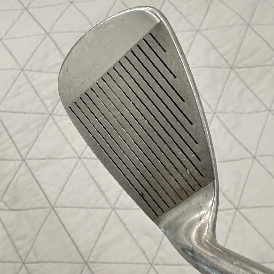 Wilson Pro Staff Oversize 9 Iron Wilson UST Regular Flex Graphite 35 3/4" RH - Image 3 of 4