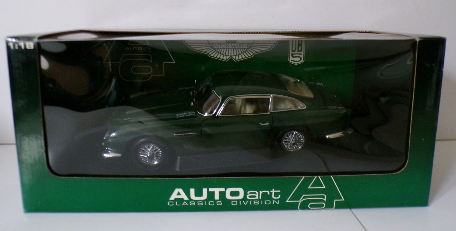AUTOart Aston Martin DB5 LHD Green 70023