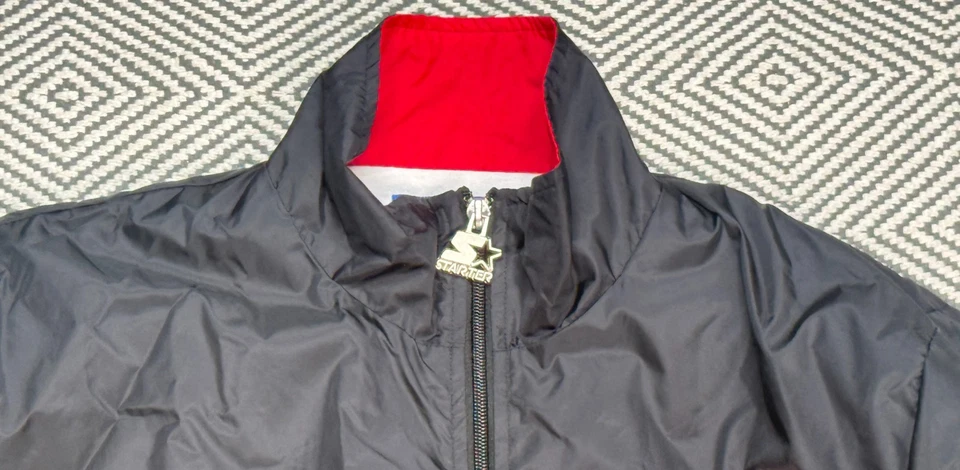 Chaqueta cortavientos forrada bordada Starter NHL New Jersey Devils talla mediana Foto 4 de 4