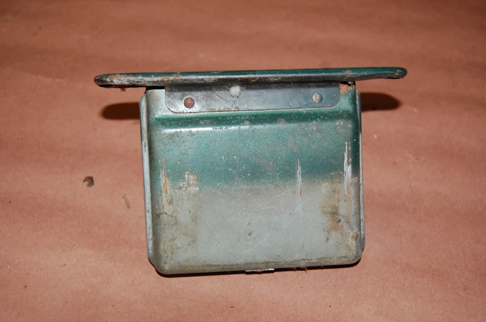 1967- 72 Chevy Truck C10 C20 C30 Blazer Ashtray Pickup Ash GMC carryall suburban - Image 4 of 4
