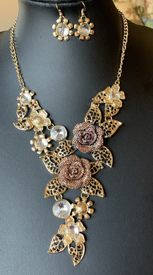 New Set! So Pretty Statement Necklace With Iridescent Roses & Earrings To Match