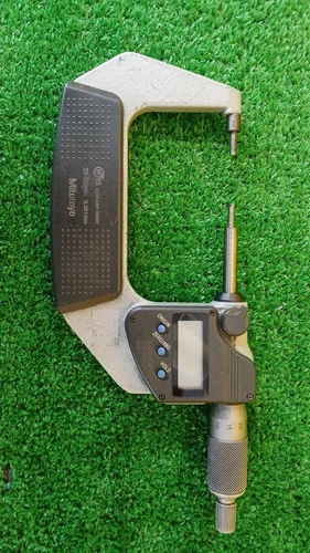 Mitutoyo 331-252-30 Micrometer 25-50mm, 0.001mm LCD Display