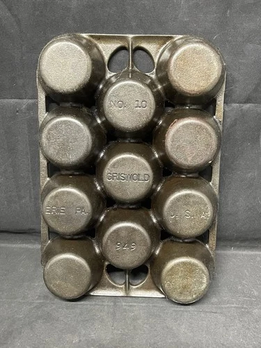 NICE Griswold Cast Iron # 10 949 - 11 Muffin Pan Form - Made In USA