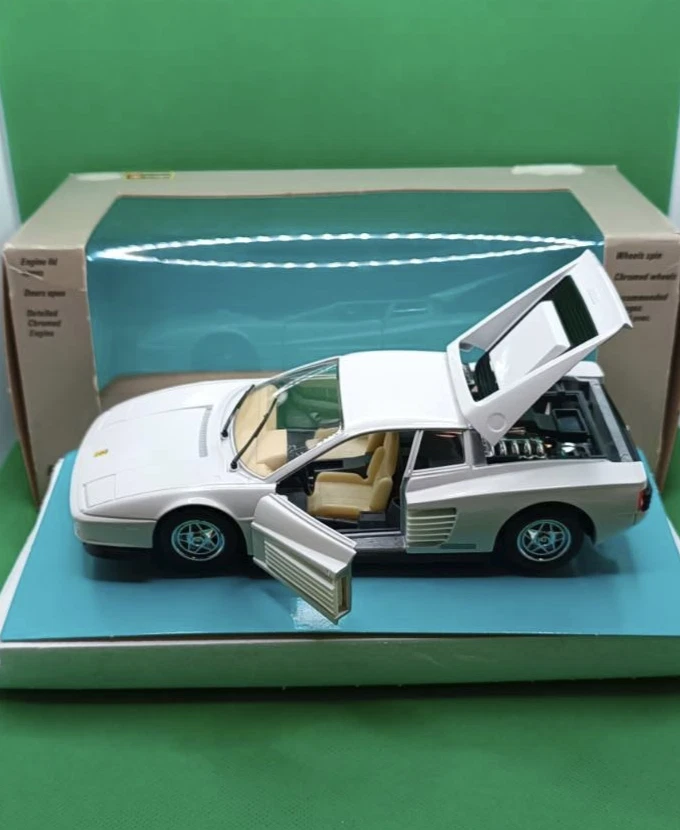 BBURAGO 5001 FERRARI TESTAROSSA MIAMI VICE BIANCA 1:24 CON SCATOLA ORIGINALE - Immagine 2 di 4