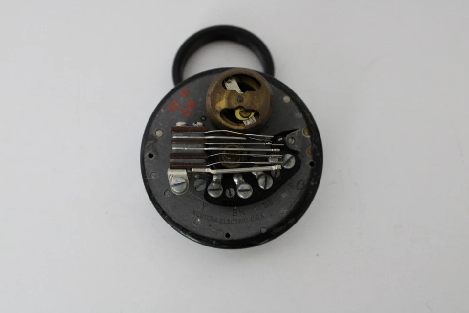 Antiguo teléfono Western Electric dial 5H -3er cuarto - 1941 - 102/202/302 Foto 2 de 3