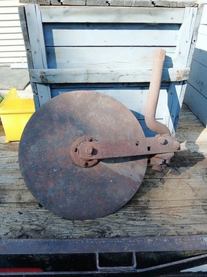 VINTAGE PLOW COULTER WHEEL, 17 1/2'' DIAMETER WHEEL, USED, PART #W2250,W2593 