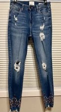 True Craft High Rise Ankle Skinny Distressed Boho Embroidered Denim Jeans SZ 8