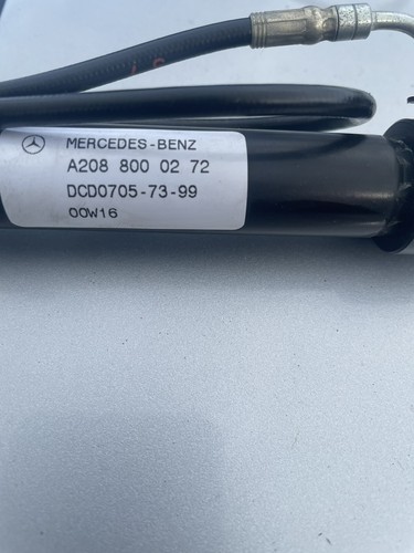 Convertible roof main ram cylinder