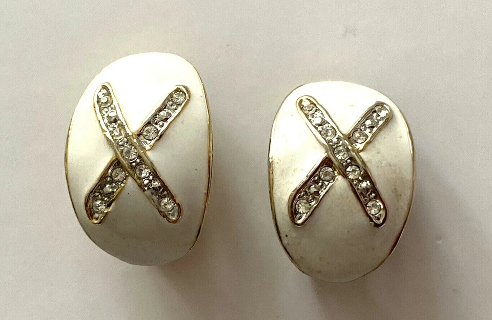 Boucle d'oreille clips vintage émail BLANC strass 2,3cm 🎀🎀🎀 - Photo 2/4