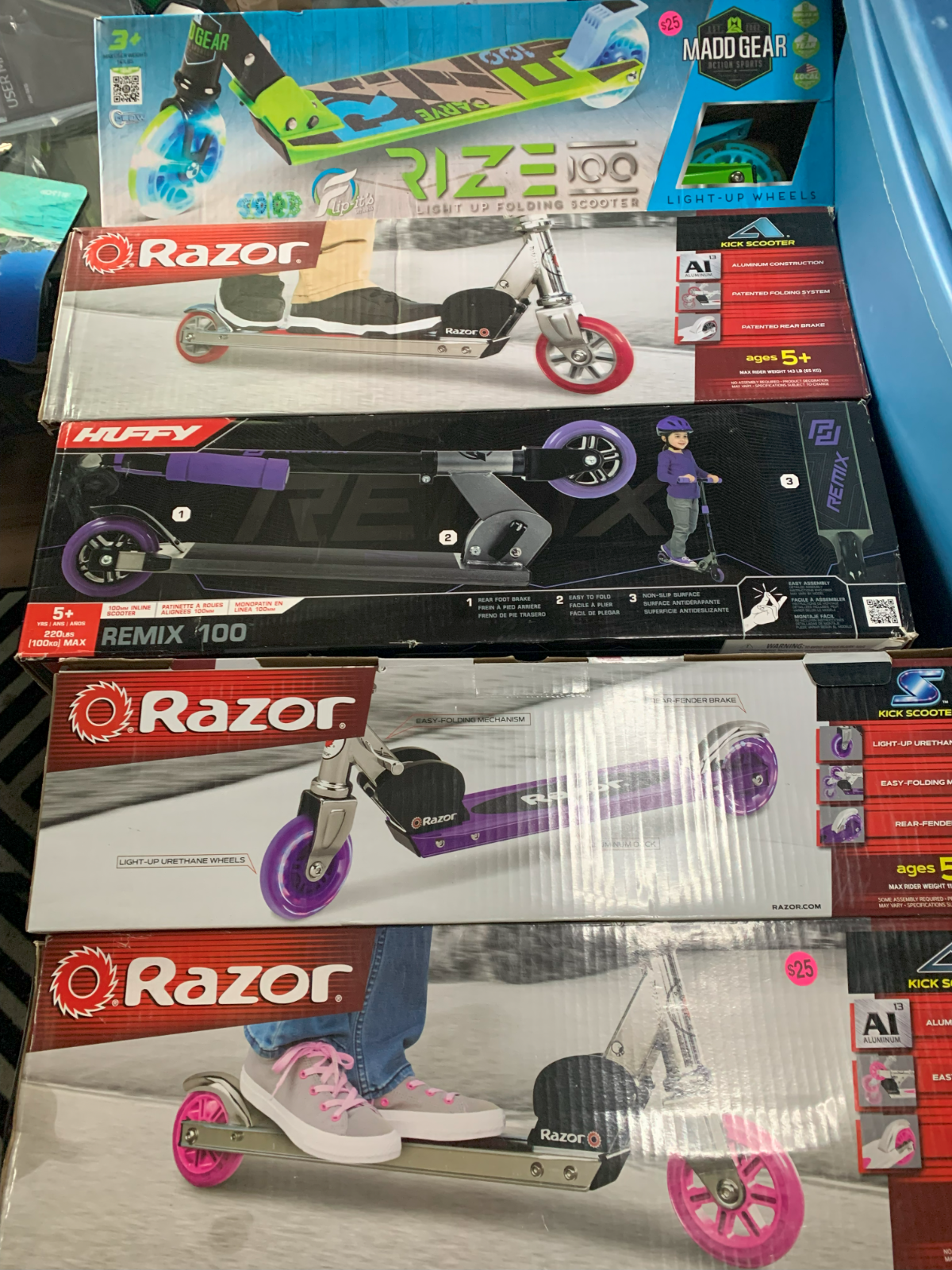 MADD GEAR ACTION SPORTS RIZE 100 LIGHT UP FOLDING SCOOTER ADJUSTABLE AGES 3+