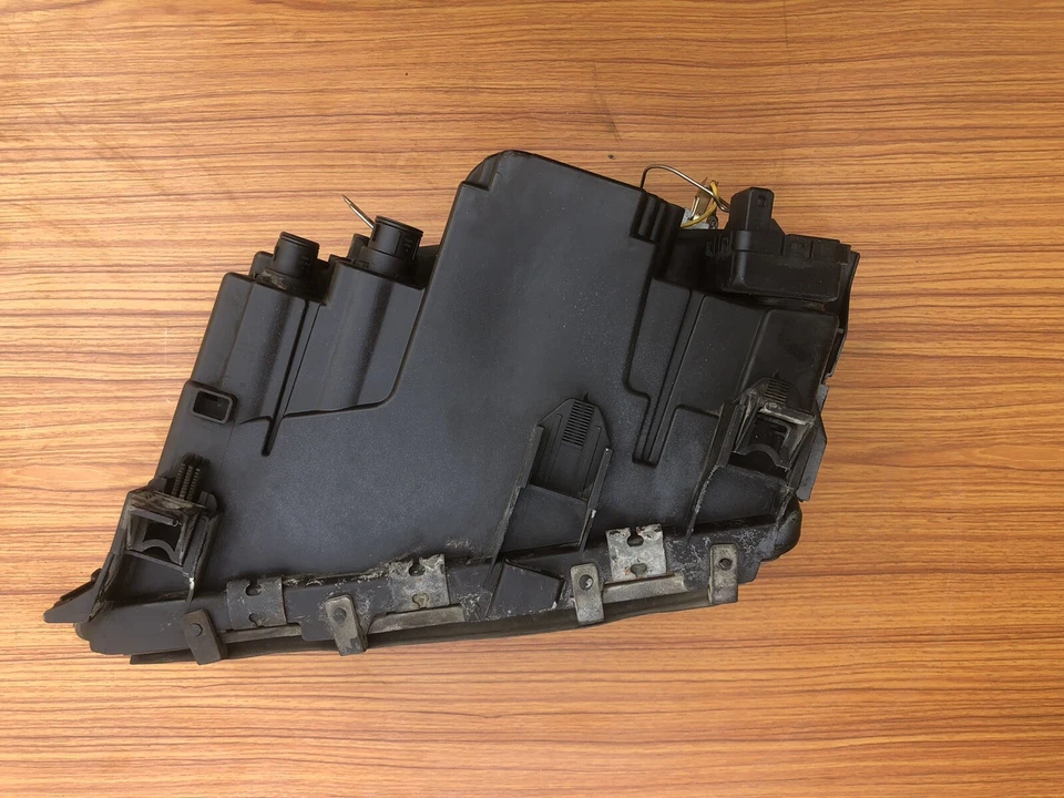 1995-1998 AUDI A8 S8 Headlight Right Passenger Side 1305235231 - Image 3 of 4