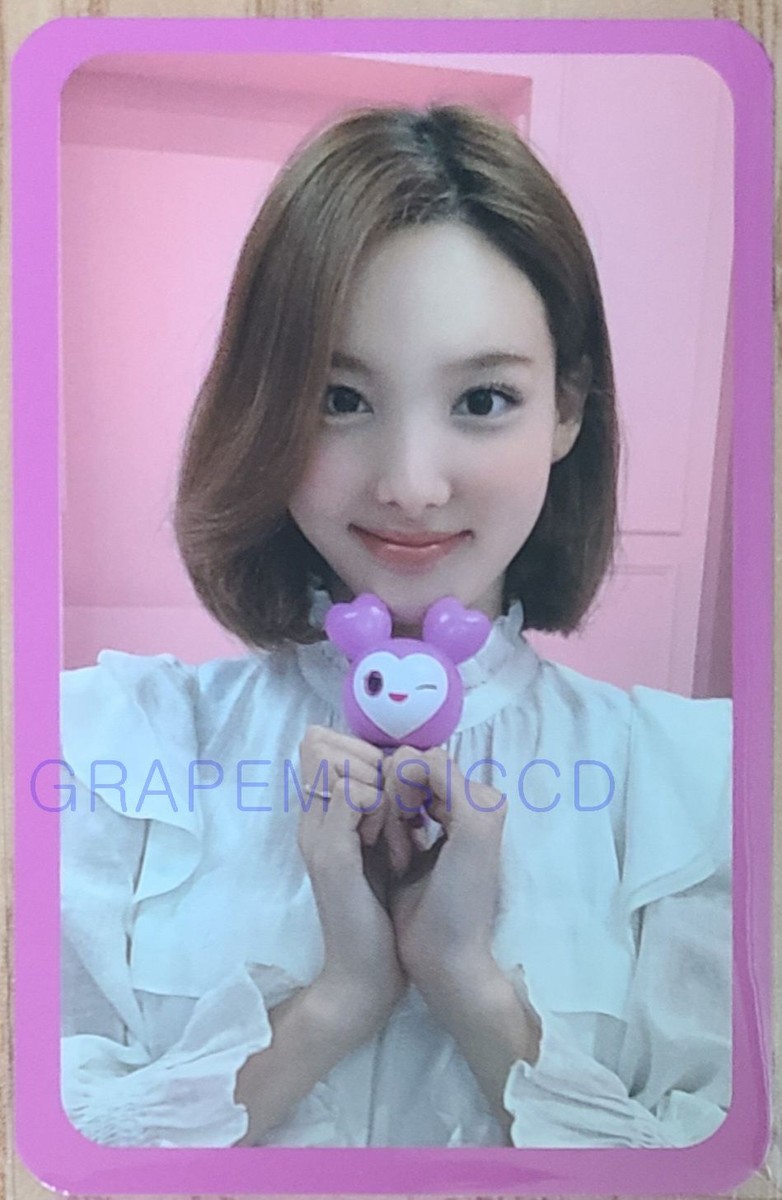 TWICE LOVELY PLASTIC MODEL OFFICIAL PHOTOCARD PHOTO CARD ONLY