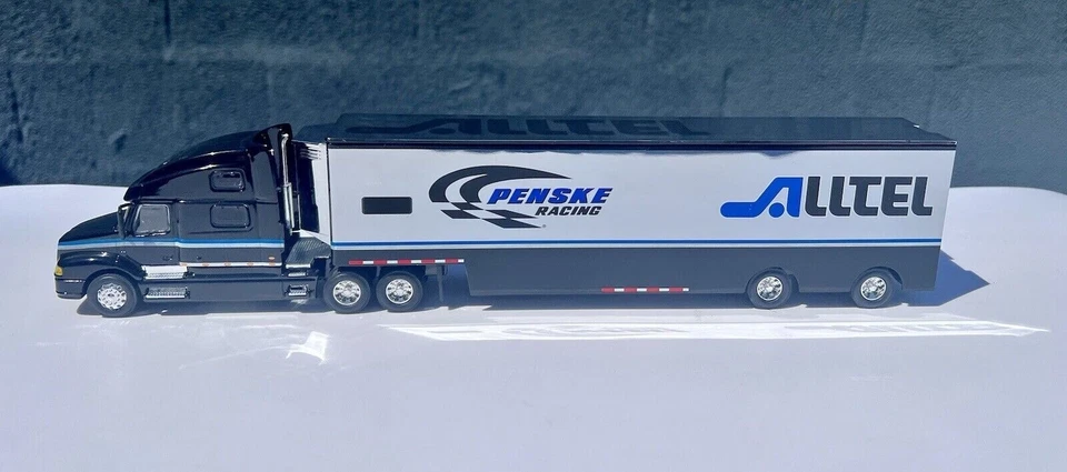 Penske Racing Transporter 2003 edición limitada, Ryan Newman #12 NASCAR Foto 4 de 4