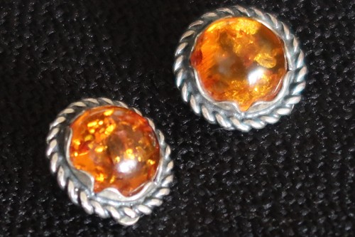 W/M 925 SILVER & AMBER EARRINGS PAIR ROUND DOME SHAPED A VINTAGE JEWELLRY BEAUTY - Picture 4 of 7