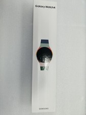 Samsung Galaxy Watch4 40mm Silver Aluminium Case, Black Silicone Band,...